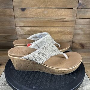Skechers Womens Sz 9.5 W Beverlee Cali Thong Natural Crochet Wedge Sandals
